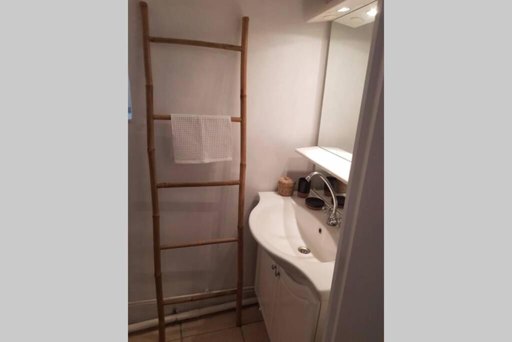 Maisonnette en pierre indépendante de 20 m2 Saint-Cirgues-sur-Couze Extérieur photo
